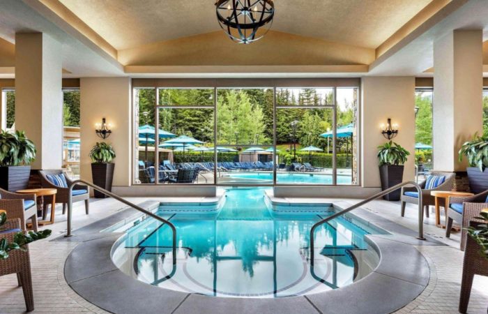 FAIRMONT CHATEAU WHISTLER - JACUZZI