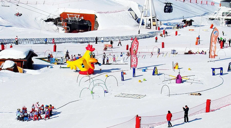 Qual a melhor estação de ski para famílias: Alpe d'Huez ou Les 2 Alpes? | Snowonline 24 getlstd property photo Qual a melhor estação de ski para famílias: Alpe d'Huez ou Les 2 Alpes? | Snowonline -