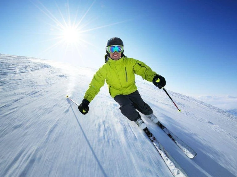 Ski ou Snowboard? Saiba como escolher a melhor opção para você! | Snowonline 2 ski shutterstock 127060733 768x576 1 Ski ou Snowboard? Saiba como escolher a melhor opção para você! | Snowonline -