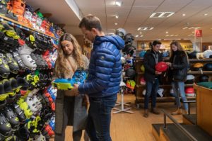 Ski em Andorra: 6 Razões para Escolher Esse Destino Único nos Pirineus | Snowonline 2 eCLgRUrS andorra turisme compras roupa skli Ski em Andorra: 6 Razões para Escolher Esse Destino Único nos Pirineus | Snowonline -