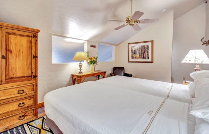 2 Bed Suite - 2 Twin Upstairs