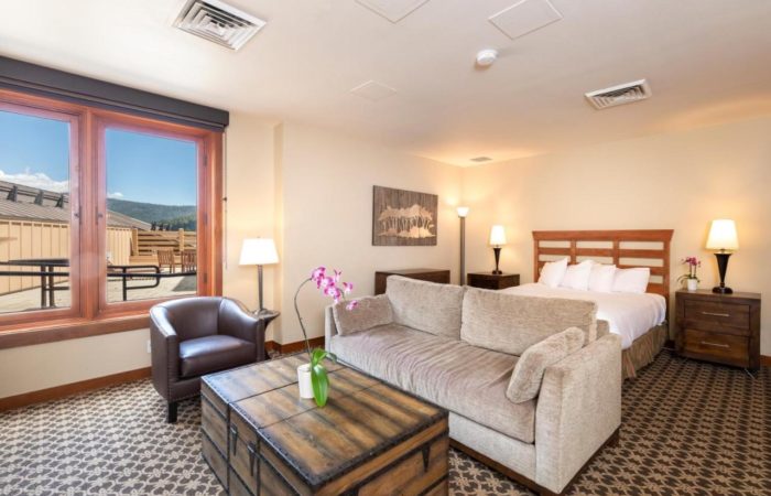 The Village - Palisades Tahoe - QUARTO