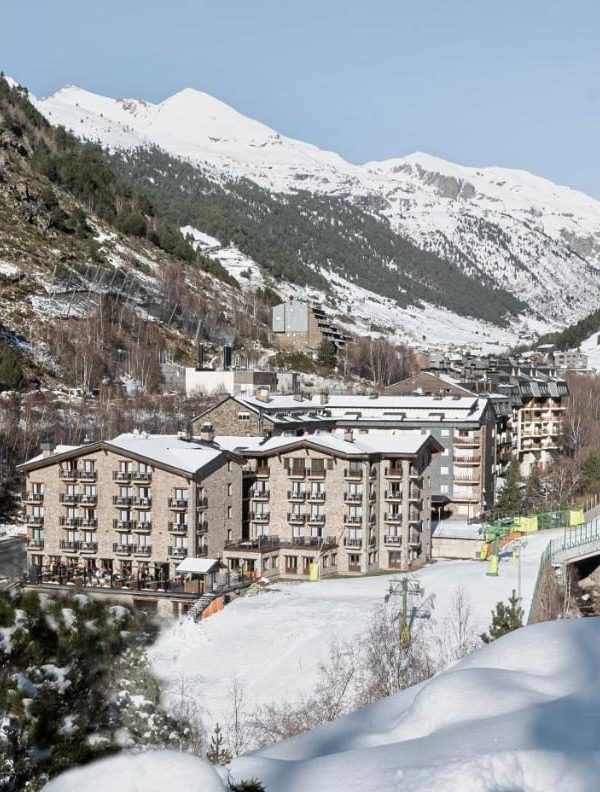 SERRAS PARK HOTEL - ANDORRA -FACHADA