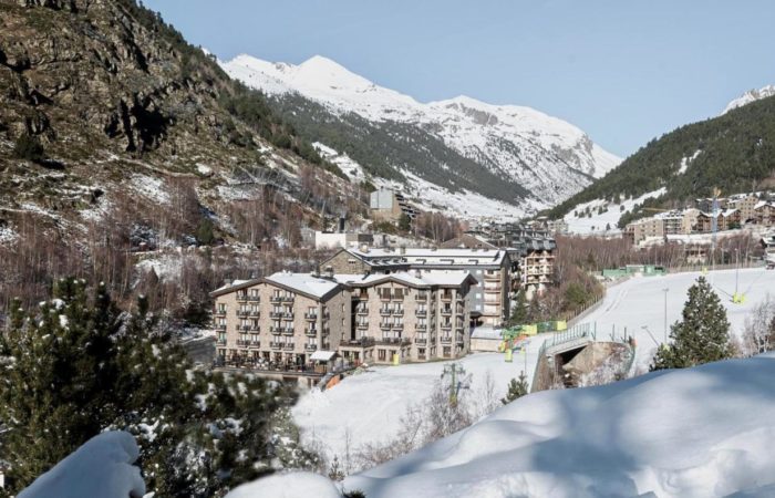 SERRAS PARK HOTEL - ANDORRA -FACHADA