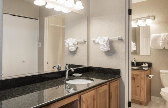 LIFT LODGE - park city - banheiro