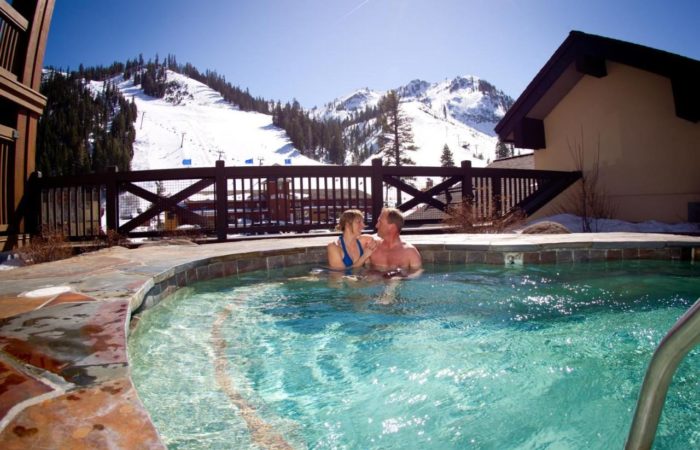 The Village - Palisades Tahoe - piscina