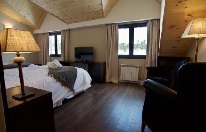 Quarto Duplo com Banheira de Hidromassagem