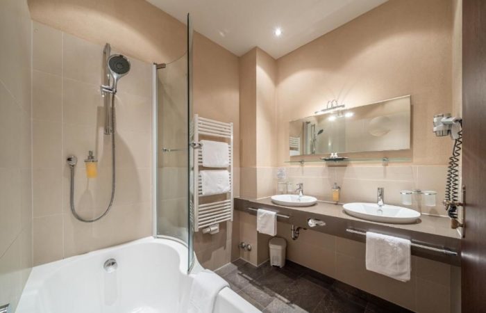 SUITE COM VARANDA - BANHEIRO