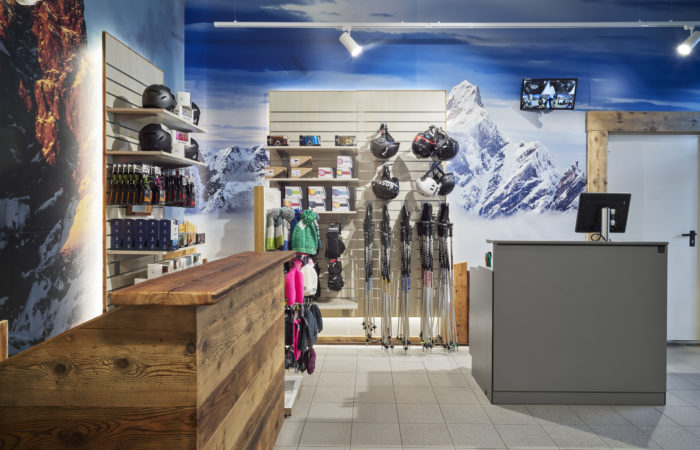 SKI STORE