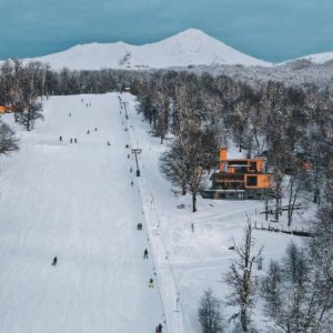 Onde ficar em Chapelco: Melhores hotéis, cabanas e acessos à estação 1 ZTRbWIqg laspendienteschapelco 486445676 1635712350631784 3472254033065700769 n Onde ficar em Chapelco: Melhores hotéis, cabanas e acessos à estação -